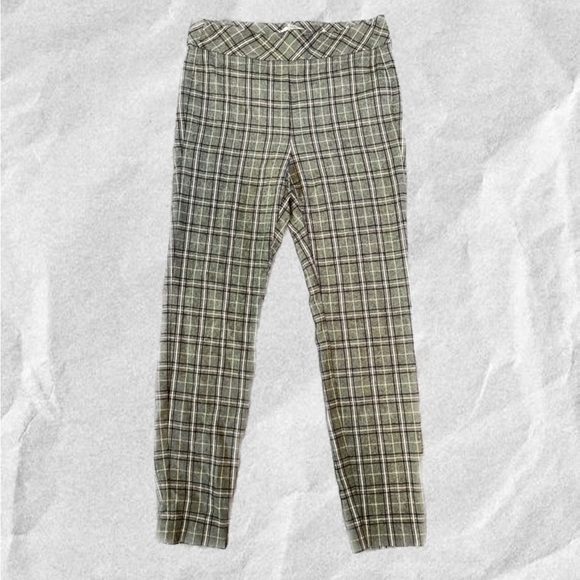 LAST CHANCE 🤍|4 for $20| 🤍Camber&Grace - 3/4 Length Plaid Leggings - Picture 1 of 9